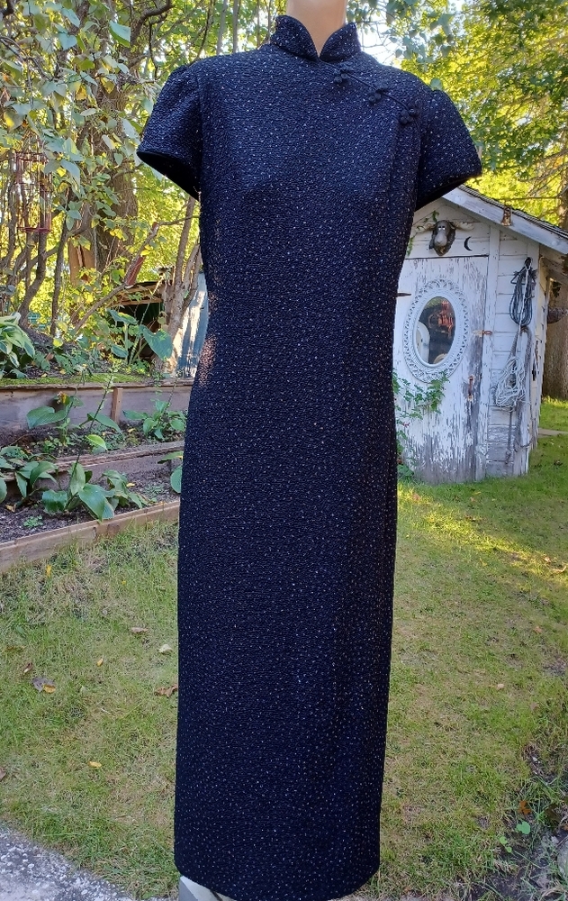 GORGEOUS black cocktail dress